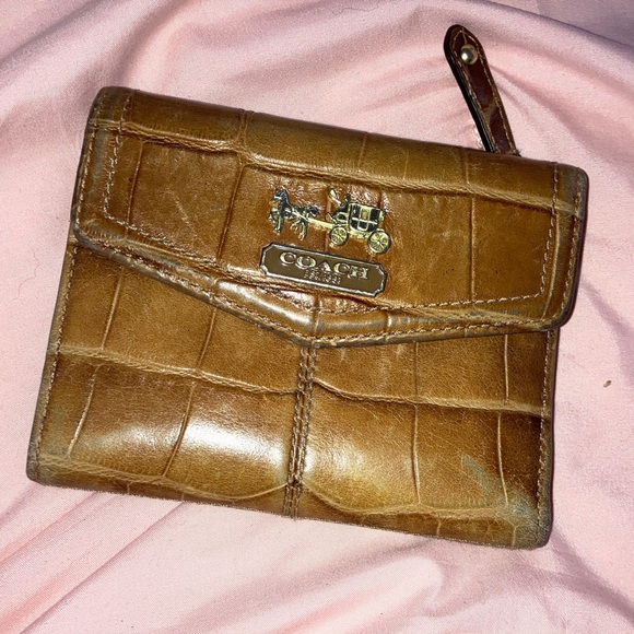 Coach Handbags - Coach Vintage crocodile Tan Leather Wallet with Gold Accents